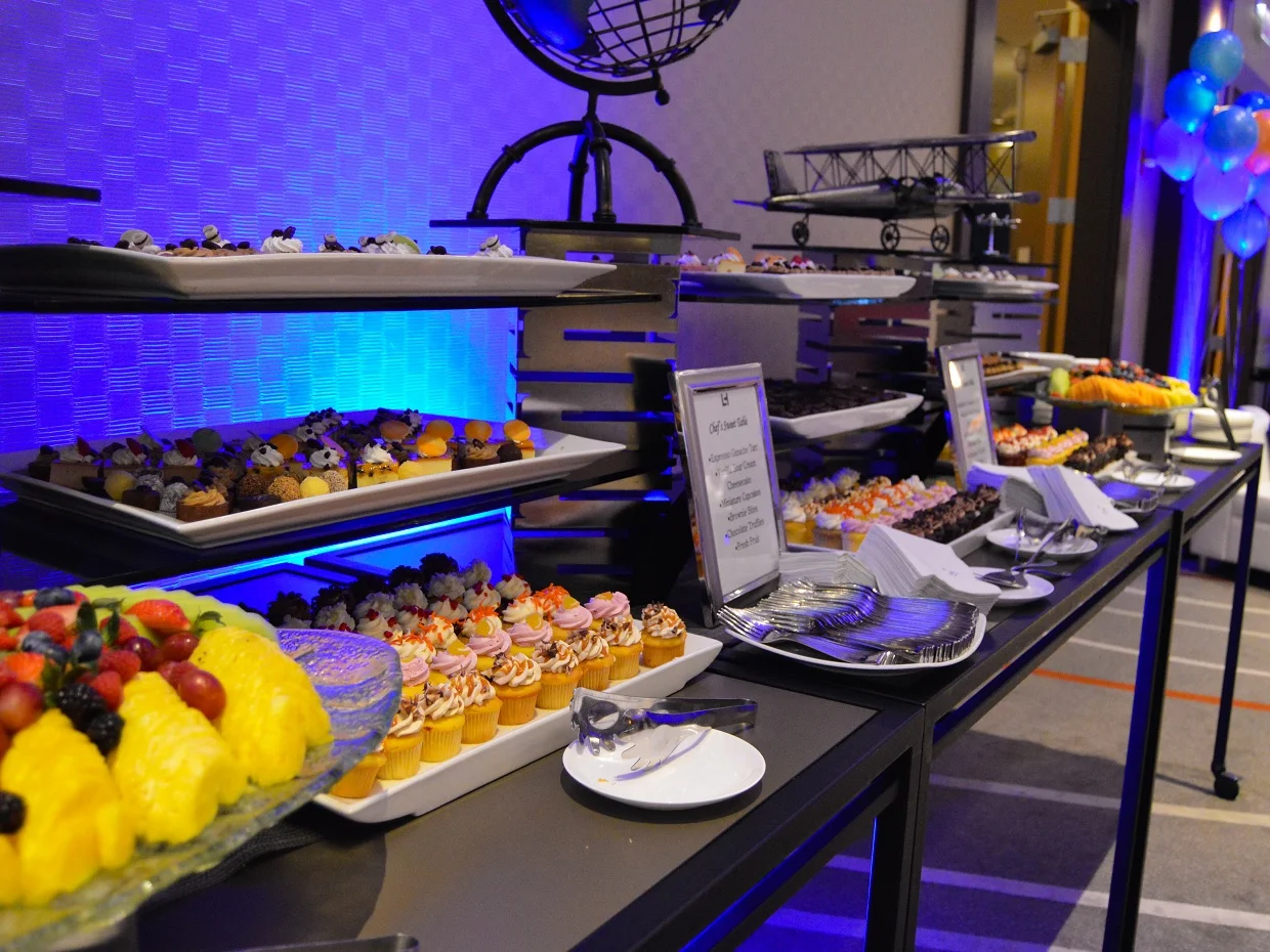 Interactive-Reception-Dessert-Table-2_desktop