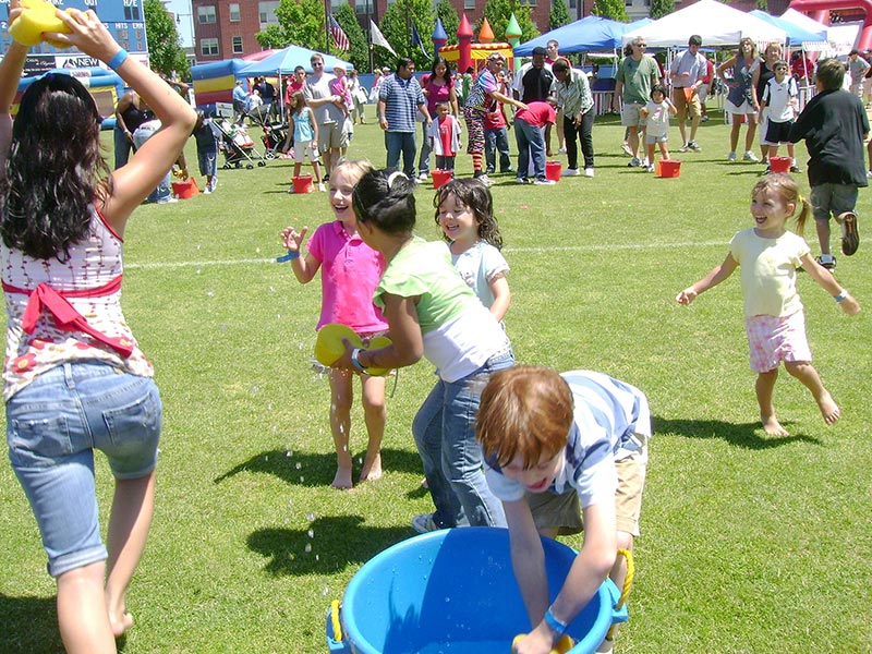 water balloon fight