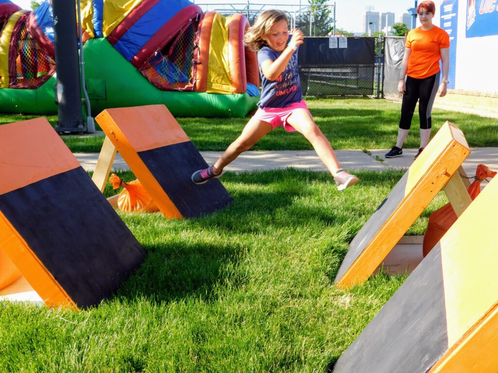 kids playing ninja warrior